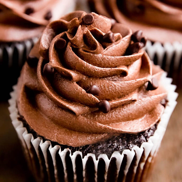 Einfache Schokoladenbuttercreme